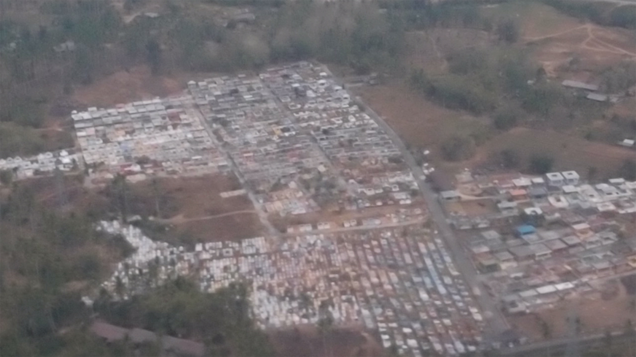 2015-09-21 Anflug auf den Flughafen von Manado (Video) 